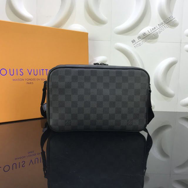 LV包包 LV新款男包 N40280  Utility郵差包 LV棋盤格肩背斜挎男包  ydh3691